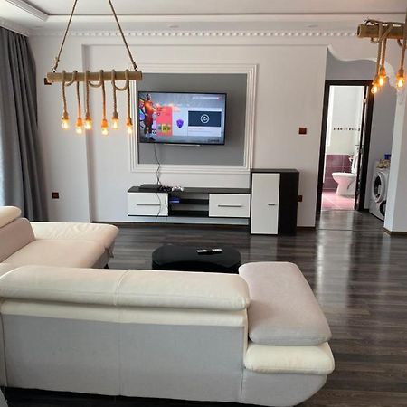 Luxury Apartment Satu Mare Eksteriør billede